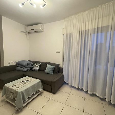 Ashdod City Center 2-Rooms Apartment, 15Min Walk To The Beach ภายนอก รูปภาพ