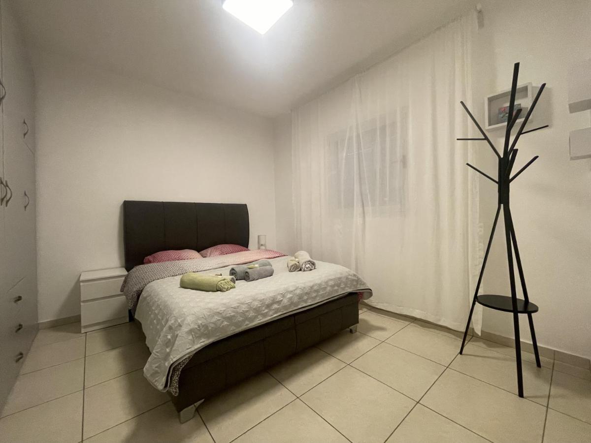 Ashdod City Center 2-Rooms Apartment, 15Min Walk To The Beach ภายนอก รูปภาพ